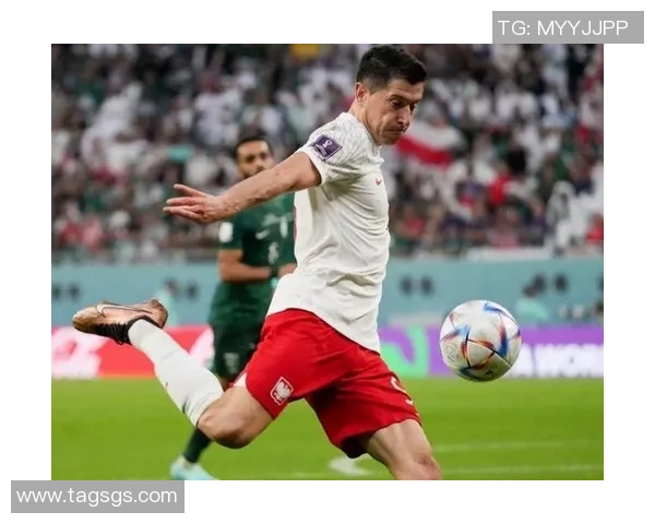 莱万的传奇之路:从波兰小镇到世界足球之巅的辉煌历程 莱万的传奇之路:从波兰小镇到世界足球之巅的辉煌历程