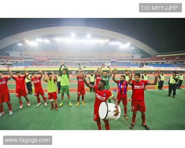 重庆斯威足球迎战天海球队激战即将上演球迷期待精彩对决