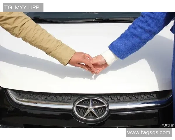 亚当斯的传奇人生与影响力探秘：从平凡到卓越的奋斗之路