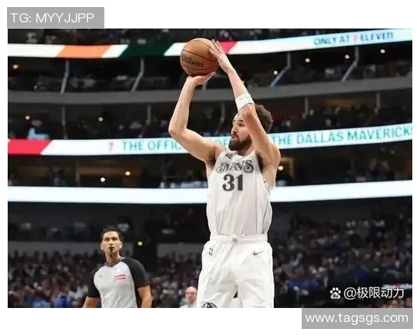 克莱汤普森:勇士队的三分射手与坚韧精神的完美结合 克莱汤普森:勇士队的三分射手与坚韧精神的完美结合