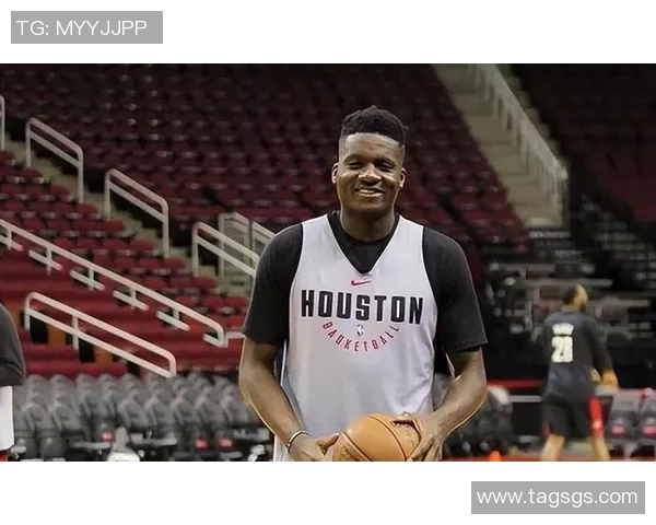 克林特卡佩拉的篮球之路与未来发展潜力分析